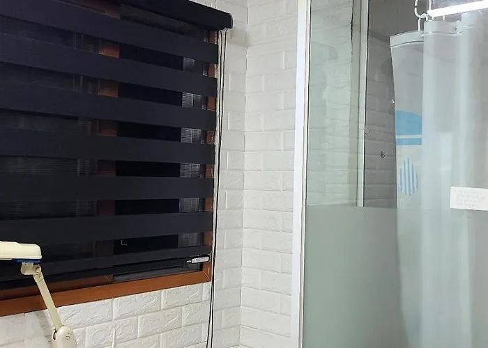 Male-only Single In Seoul, Quiet, Convenient Access To Anywhere In Seoul, Great View, Good Value, Shared Kitchen, Randomly Assigned *