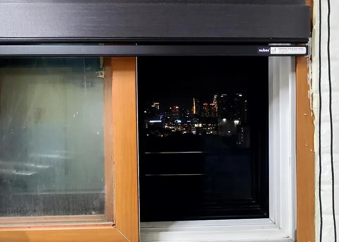 Male-only Single In Seoul, Quiet, Convenient Access To Anywhere In Seoul, Great View, Good Value, Shared Kitchen, Randomly Assigned *