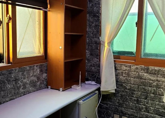 Bed and breakfast Male-only Single In Seoul, Quiet, Convenient Access To Anywhere In Seoul, Great View, Good Value, Shared Kitchen, Randomly Assigned Seúl