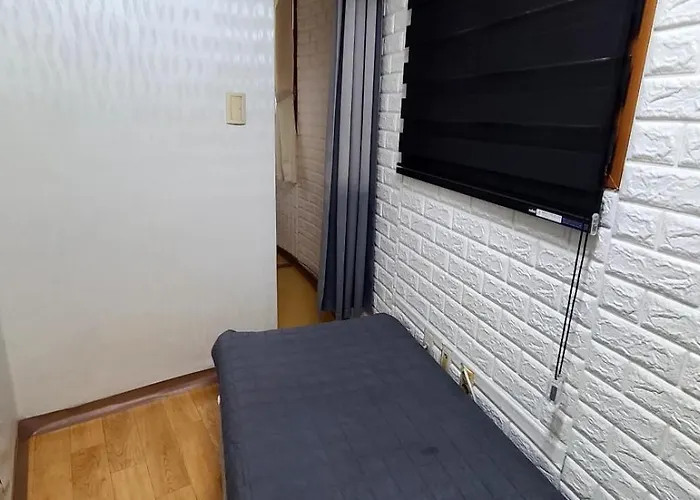 Bed and breakfast Male-only Single In Seoul, Quiet, Convenient Access To Anywhere In Seoul, Great View, Good Value, Shared Kitchen, Randomly Assigned *
