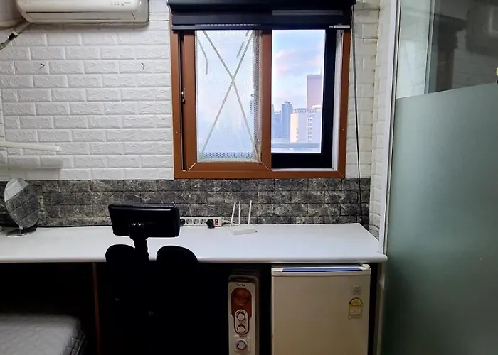 Bed and breakfast Male-only Single In Seoul, Quiet, Convenient Access To Anywhere In Seoul, Great View, Good Value, Shared Kitchen, Randomly Assigned