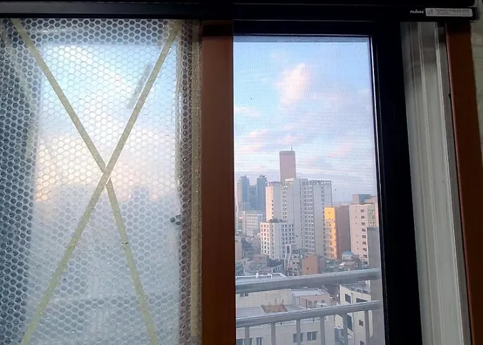 Bed and breakfast Male-only Single In Seoul, Quiet, Convenient Access To Anywhere In Seoul, Great View, Good Value, Shared Kitchen, Randomly Assigned
